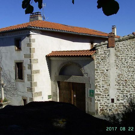 Bed and Breakfast La Fontaine Saint-Georges-en-Couzan Zewnętrze zdjęcie