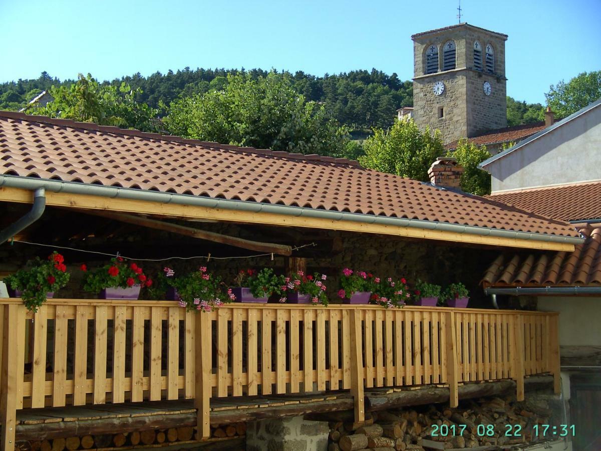 Bed and Breakfast La Fontaine Saint-Georges-en-Couzan Zewnętrze zdjęcie