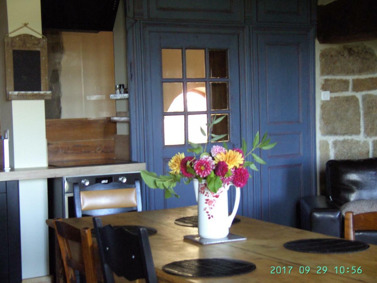 Bed and Breakfast La Fontaine Saint-Georges-en-Couzan Zewnętrze zdjęcie