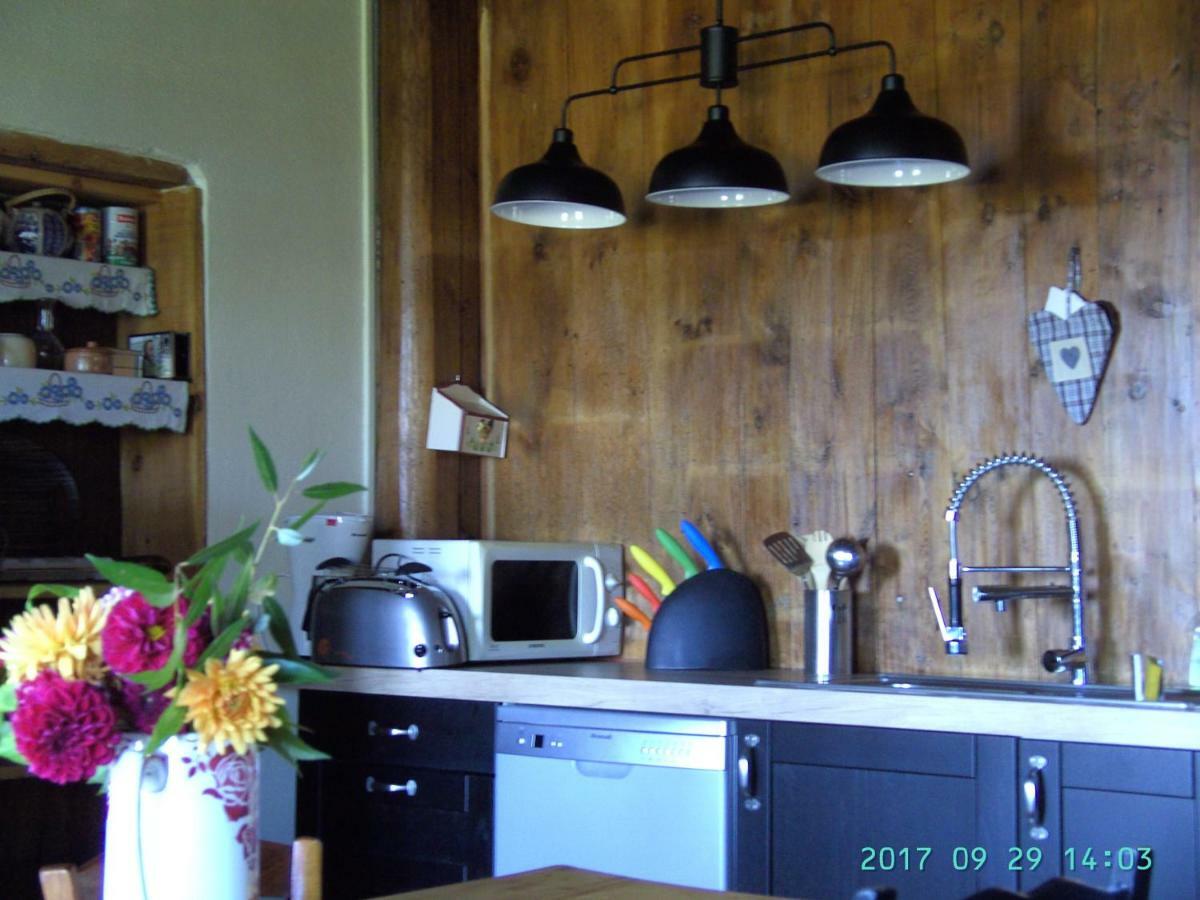 Bed and Breakfast La Fontaine Saint-Georges-en-Couzan Zewnętrze zdjęcie