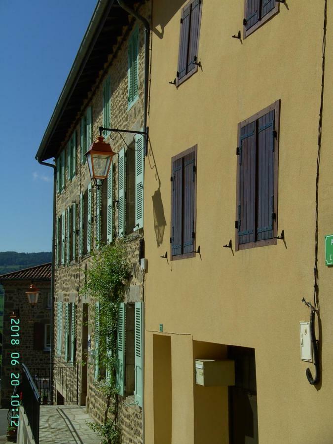 Bed and Breakfast La Fontaine Saint-Georges-en-Couzan Zewnętrze zdjęcie
